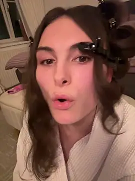 SophiiaStarr online show from April 2026 06:47:01 PM