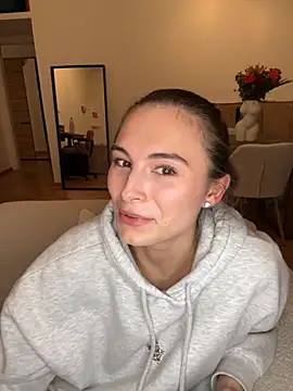 SophiiaStarr online show from October 2025 07:35:01 PM