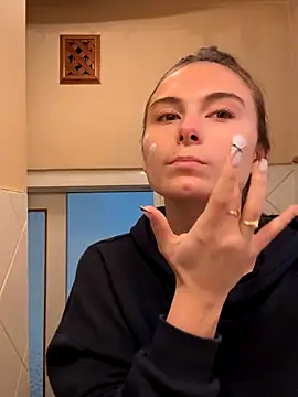 SophiiaStarr online show from November 2025 12:33:02 PM