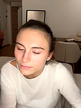 SophiiaStarr online show from October 2025 06:08:01 PM