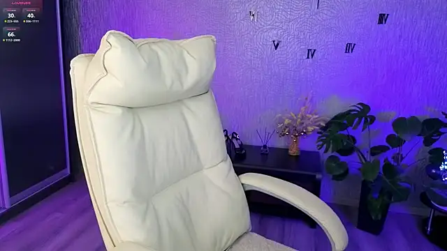 Snapshot of NikkiiStill chatting on June 2026 02:24:02 AM NikkiiStill online show from June 2026 02:24:02 AM