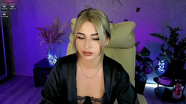 NikkiiStill online show from May 2026 02:44:02 AM