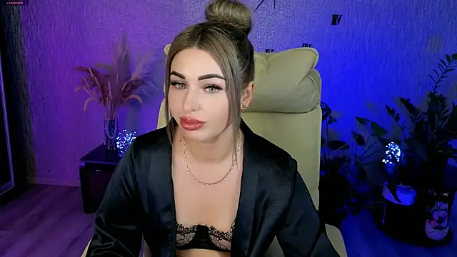 Snapshot of NikkiiStill chatting on June 2026 02:29:01 AM NikkiiStill online show from June 2026 02:29:01 AM