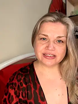 Snapshot of Nayvessa chatting on November 2025 08:01:01 PM Nayvessa online show from November 2025 08:01:01 PM