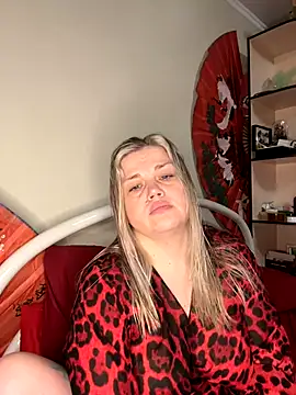 Snapshot of Nayvessa chatting on November 2025 05:28:01 PM Nayvessa online show from November 2025 05:28:01 PM