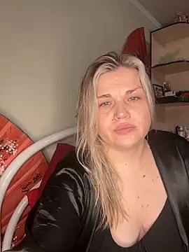 Snapshot of Nayvessa chatting on November 2025 06:41:02 PM Nayvessa online show from November 2025 06:41:02 PM