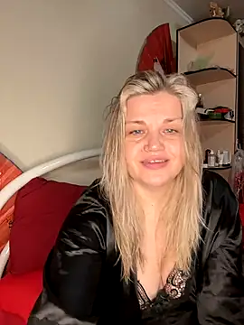 Snapshot of Nayvessa chatting on November 2025 06:52:01 PM Nayvessa online show from November 2025 06:52:01 PM