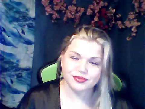 Snapshot of Nayvessa chatting on November 2025 03:04:02 PM Nayvessa online show from November 2025 03:04:02 PM