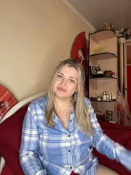 Snapshot of Nayvessa chatting on November 2025 06:52:01 PM Nayvessa online show from November 2025 06:52:01 PM