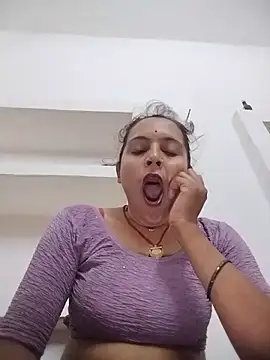 Snapshot of Sonam_shinde chatting on June 2026 07:59:01 PM Sonam shinde online show from June 2026 07:59:01 PM