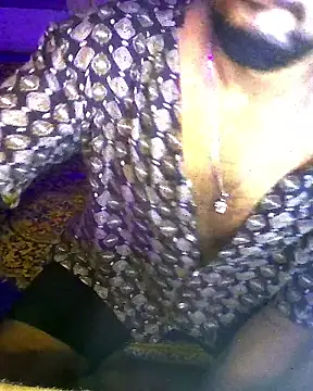 BornToSeduce online show from May 2026 04:57:01 PM