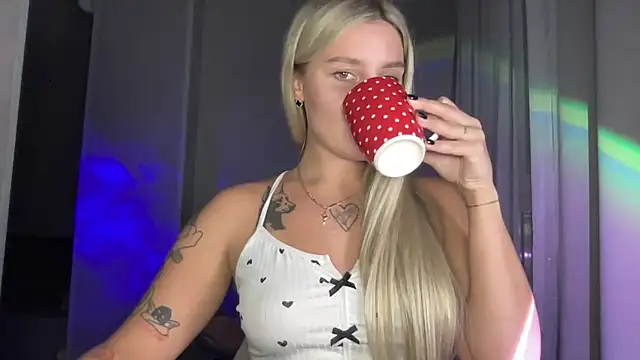 Snapshot of Sasha_yourdream chatting on September 2025 07:36:02 PM Sasha yourdream online show from September 2025 07:36:02 PM