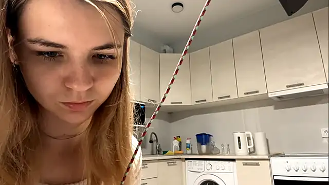 Denni Spilber online show from October 2025 03:24:02 PM
