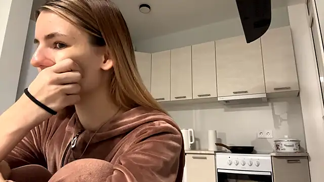 Denni Spilber online show from October 2025 04:40:02 PM