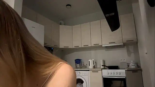 Denni Spilber online show from October 2025 03:22:01 PM