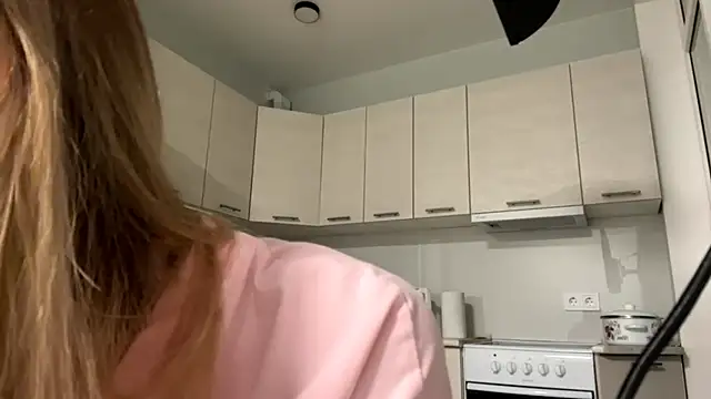 Denni Spilber online show from October 2025 05:14:02 PM