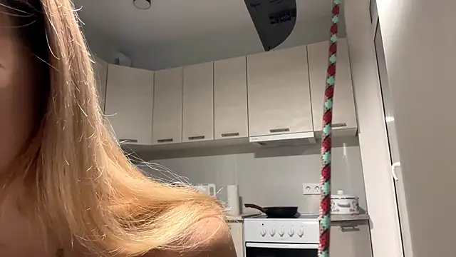 Denni Spilber online show from October 2025 05:22:02 PM