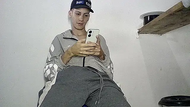 Snapshot of sam_hottt chatting on September 2025 08:27:01 PM sam hottt online show from September 2025 08:27:01 PM