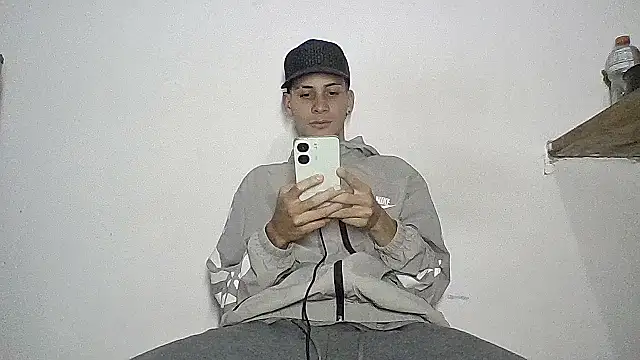 Snapshot of sam_hottt chatting on September 2025 03:13:02 AM sam hottt online show from September 2025 03:13:02 AM