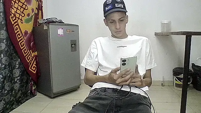 Snapshot of sam_hottt chatting on September 2025 03:02:01 AM sam hottt online show from September 2025 03:02:01 AM