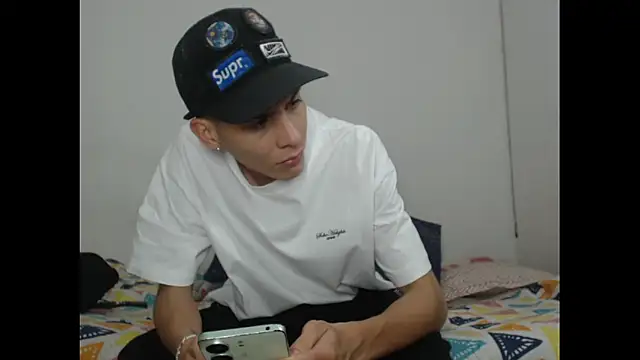 Snapshot of sam_hottt chatting on October 2025 10:51:02 PM sam hottt online show from October 2025 10:51:02 PM