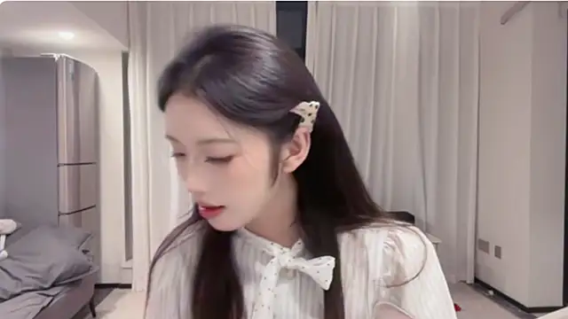 Snapshot of ZhaoZhao-ZM chatting on September 2025 01:06:02 PM ZhaoZhao-ZM online show from September 2025 01:06:02 PM