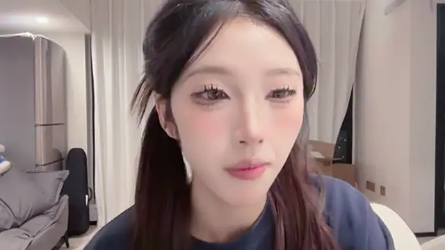 Snapshot of ZhaoZhao-ZM chatting on October 2025 01:12:01 PM ZhaoZhao-ZM online show from October 2025 01:12:01 PM