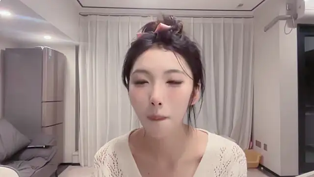 Snapshot of ZhaoZhao-ZM chatting on September 2025 12:32:02 PM ZhaoZhao-ZM online show from September 2025 12:32:02 PM