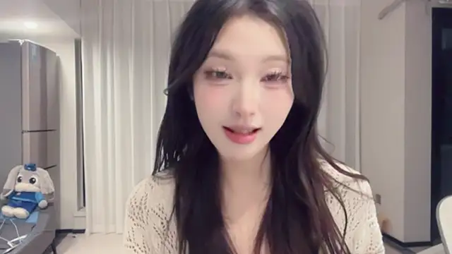 Snapshot of ZhaoZhao-ZM chatting on September 2025 02:06:01 PM ZhaoZhao-ZM online show from September 2025 02:06:01 PM