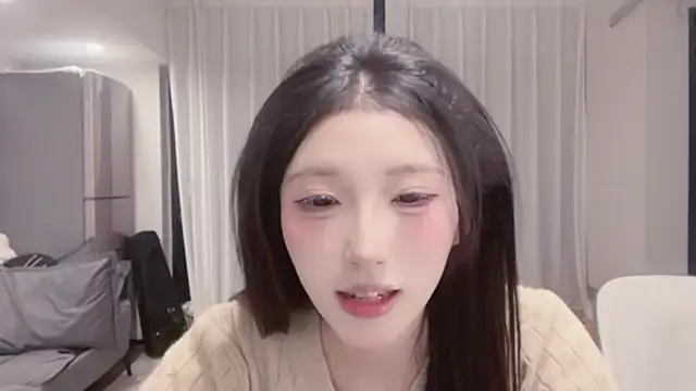 Snapshot of ZhaoZhao-ZM chatting on October 2025 12:26:01 PM ZhaoZhao-ZM online show from October 2025 12:26:01 PM