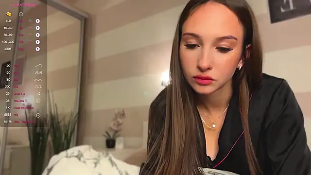Kate Yanson online show from September 2025 05:30:01 PM