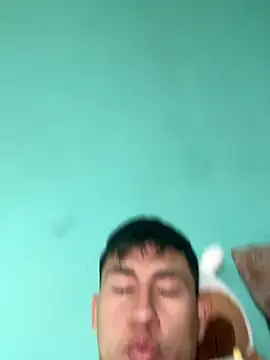 Snapshot of True_Di chatting on January 2026 12:22:01 PM True Di online show from January 2026 12:22:01 PM