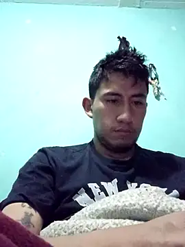 Snapshot of True_Di chatting on September 2025 01:39:02 AM True Di online show from September 2025 01:39:02 AM