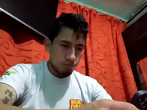 Snapshot of True_Di chatting on September 2025 01:11:01 AM True Di online show from September 2025 01:11:01 AM