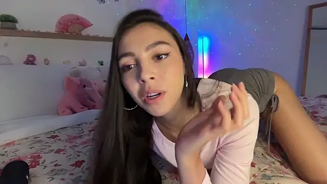 keirasworld online show from March 2026 12:18:01 AM