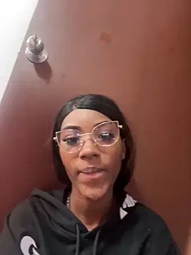 Snapshot of MarianRosse chatting on December 2025 08:12:02 PM MarianRosse online show from December 2025 08:12:02 PM