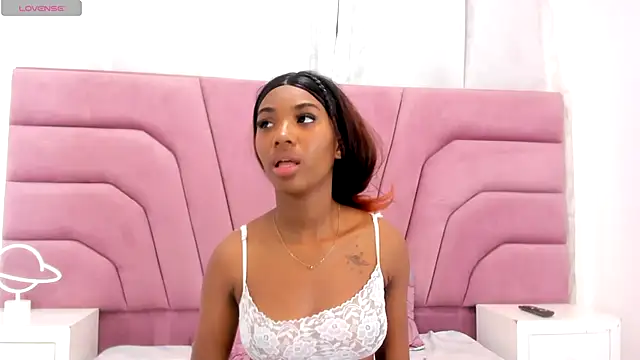 MarianRosse online show from October 2025 07:23:01 PM