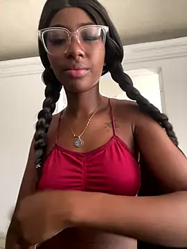 Snapshot of MarianRosse chatting on January 2026 06:11:02 PM MarianRosse online show from January 2026 06:11:02 PM