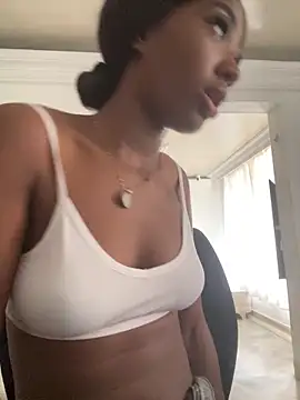 Snapshot of MarianRosse chatting on January 2026 04:43:02 PM MarianRosse online show from January 2026 04:43:02 PM