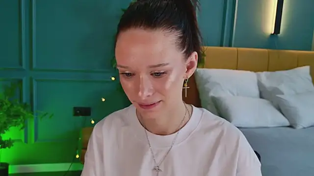 daily glam online show from September 2025 12:45:02 PM