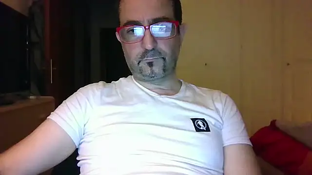 Snapshot of max_im69 chatting on June 2026 09:14:02 PM max im69 online show from June 2026 09:14:02 PM