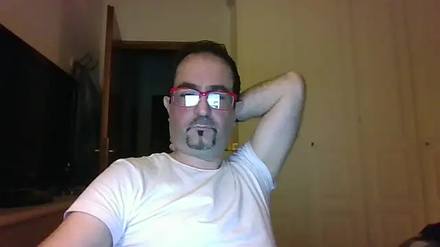 Snapshot of max_im69 chatting on May 2026 10:29:01 PM max im69 online show from May 2026 10:29:01 PM
