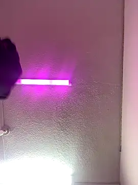 XBODTRIIPX online show from December 2025 04:15:01 AM