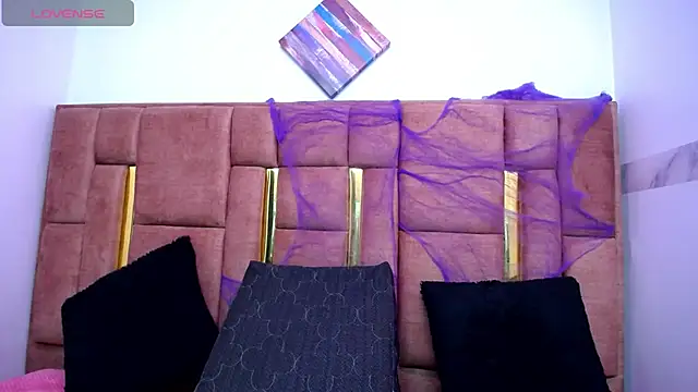 XBODTRIIPX online show from October 2025 03:27:01 AM