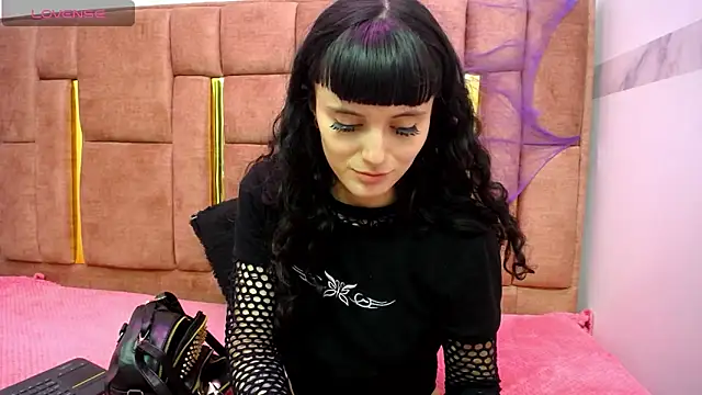 XBODTRIIPX online show from November 2025 03:53:02 AM