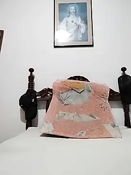 latinblack16 online show from November 2025 04:38:01 AM