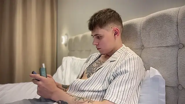 Snapshot of Tyler_Garner chatting on September 2025 06:29:01 PM Tyler Garner online show from September 2025 06:29:01 PM
