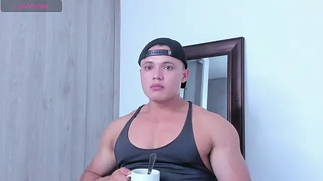 KingLevi01 online show from October 2025 10:44:01 PM