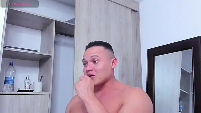 KingLevi01 online show from November 2025 11:49:01 PM