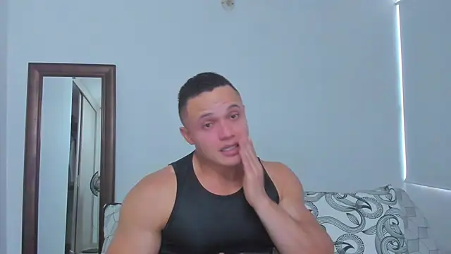 KingLevi01 online show from March 2026 10:44:01 PM